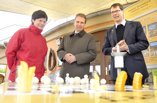 Kloßschach begeistert Ministerpräsident Dieter Althaus und Ministerin Christine Lieberknecht
